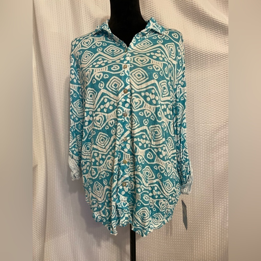 LuLu-B Crinkle 3/4 Sleeve Button Down Blouse Size Medium NWT